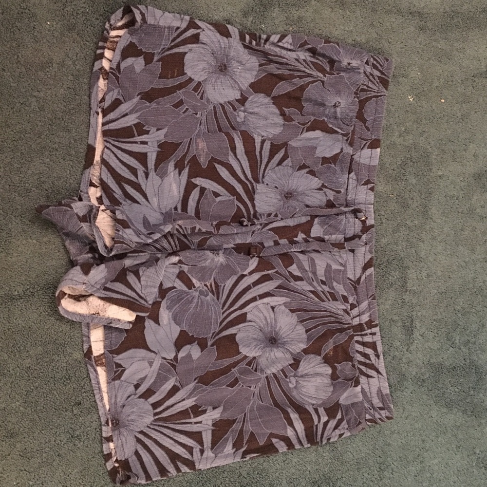 Loose shorts